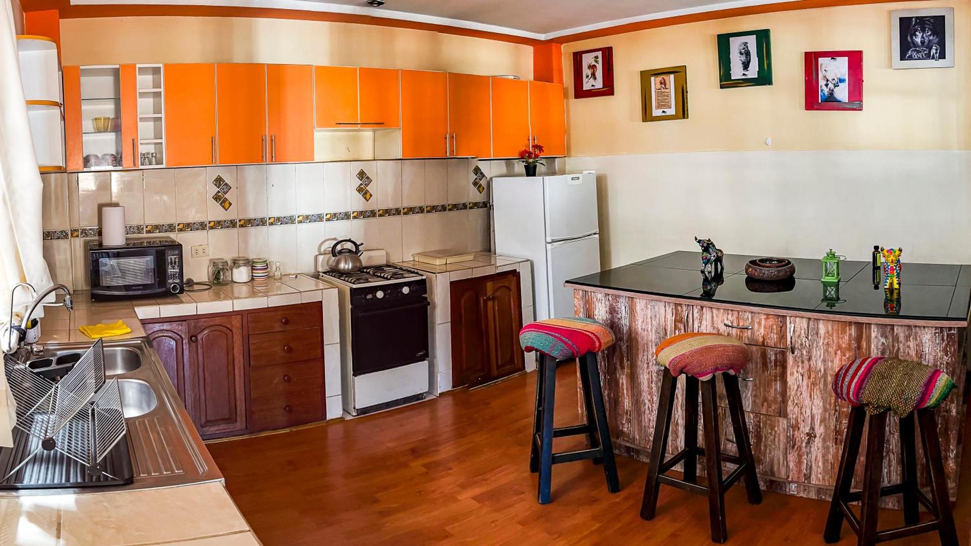Сasa de vacaciones Panoramic View Terrace House , 5 Bedrooms
